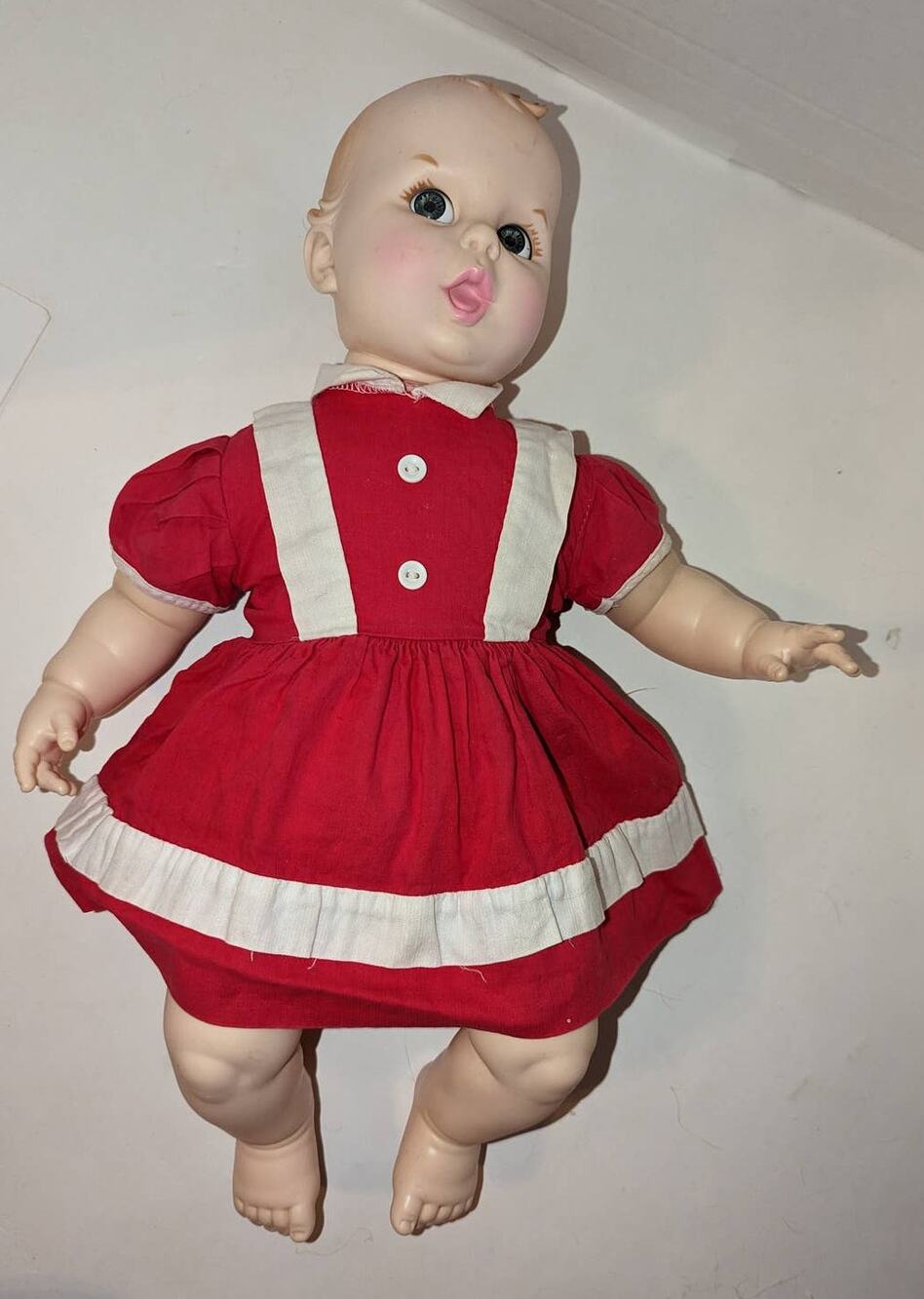 Vintage 1972 18" Vinyl Gerber Baby Doll Flirty Eyes Cloth Body Advertising Doll